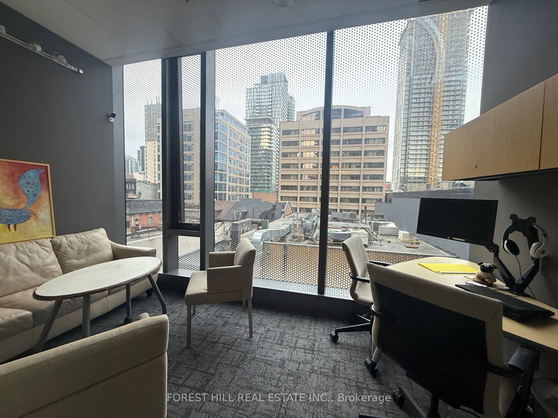 313 - 15 Wellesley St W, Toronto, M4Y 0G7 | Image 2