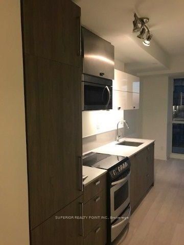 3901 - 290 Adelaide St W, Toronto, M5V 1P6 | Image 2