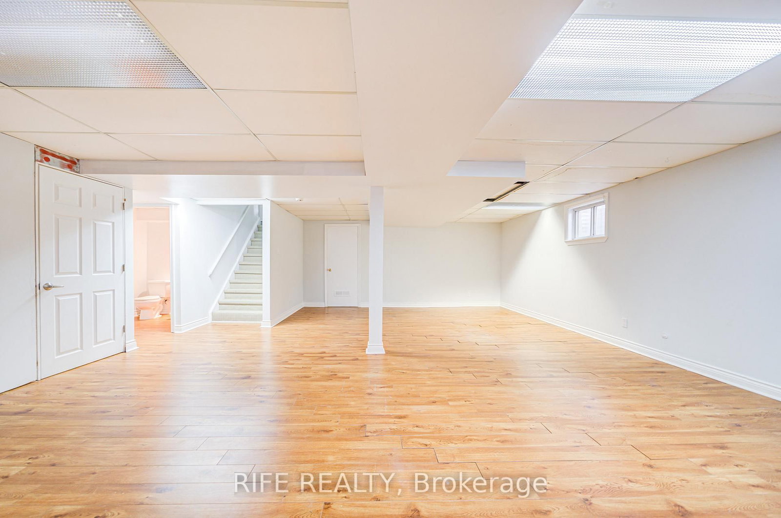 Detached House for lease at 17 Bramble Drive, Toronto, Ontario, M3B 2E9 - Banbury-Don Mills - MLS: C12751914