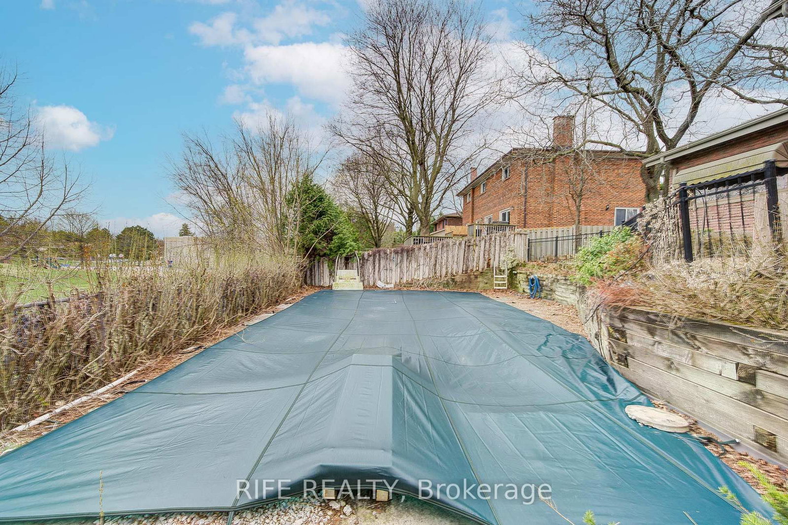 Detached House for lease at 17 Bramble Drive, Toronto, Ontario, M3B 2E9 - Banbury-Don Mills - MLS: C12751914