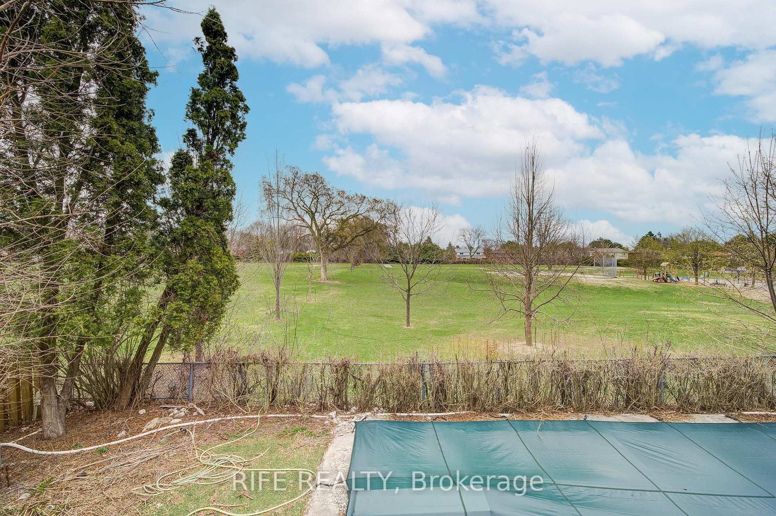 Detached House for lease at 17 Bramble Drive, Toronto, Ontario, M3B 2E9 - Banbury-Don Mills - MLS: C12751914