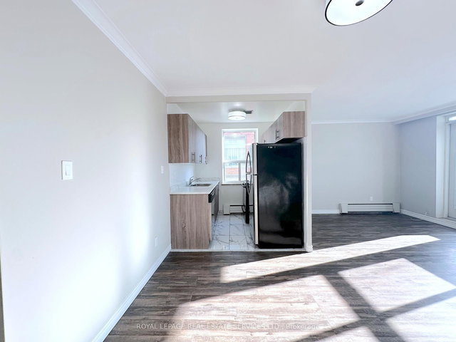 304 - 276 St Clair Avenue W