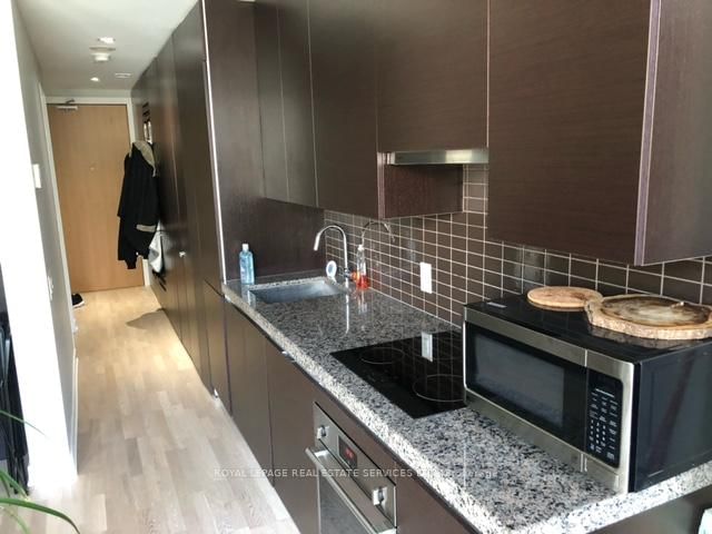 819 - 629 King Street W