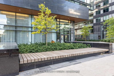 1906-39 Roehampton Avenue, Toronto, Ontario image-0-4