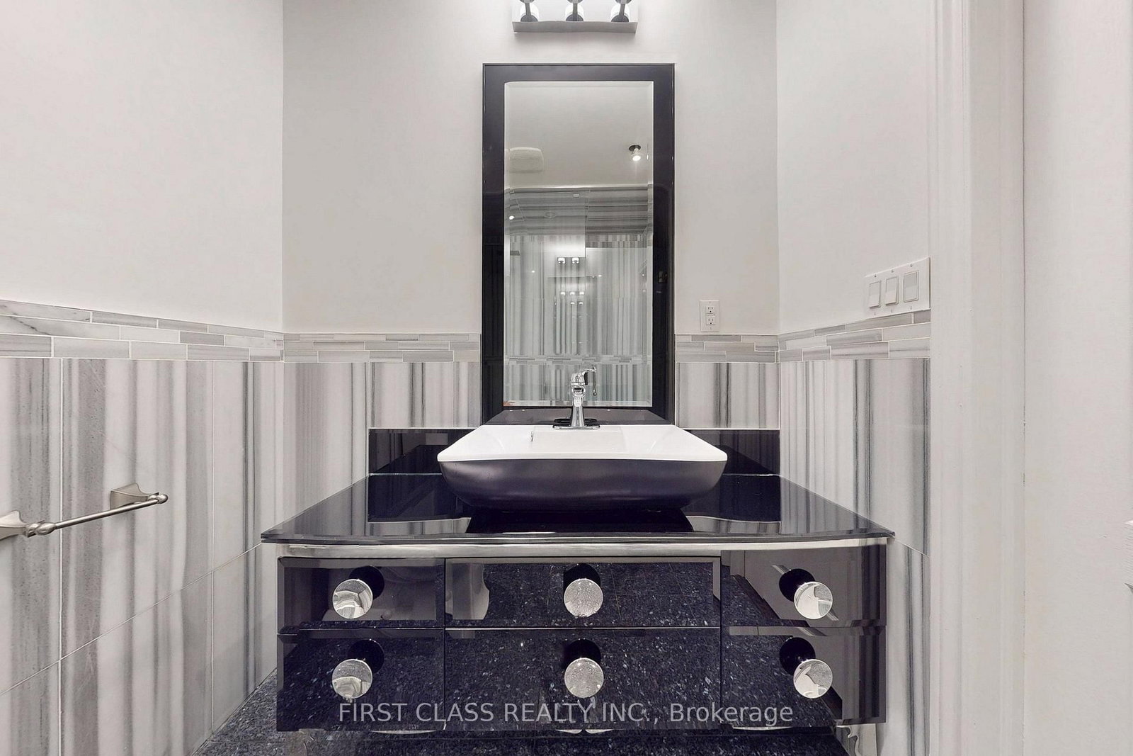 Townhouse for sale at TH 28-9 Oakburn Crescent, Toronto, Ontario, M2N 2T5 - Willowdale East - MLS: C12753076