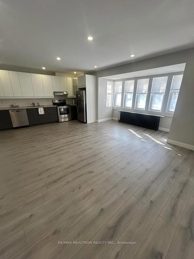 Main - 485 Oriole Parkway