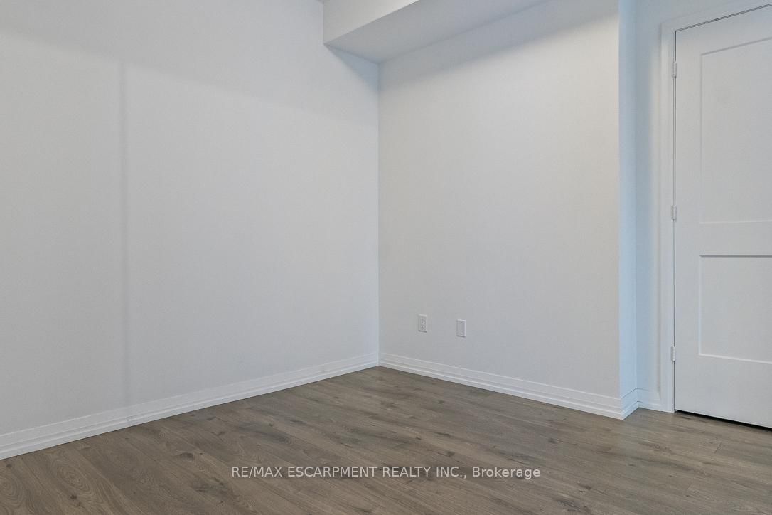 28 Widmer Street, Unit 4021 - Photo 17