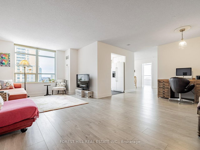 1103 - 880 Grandview Way