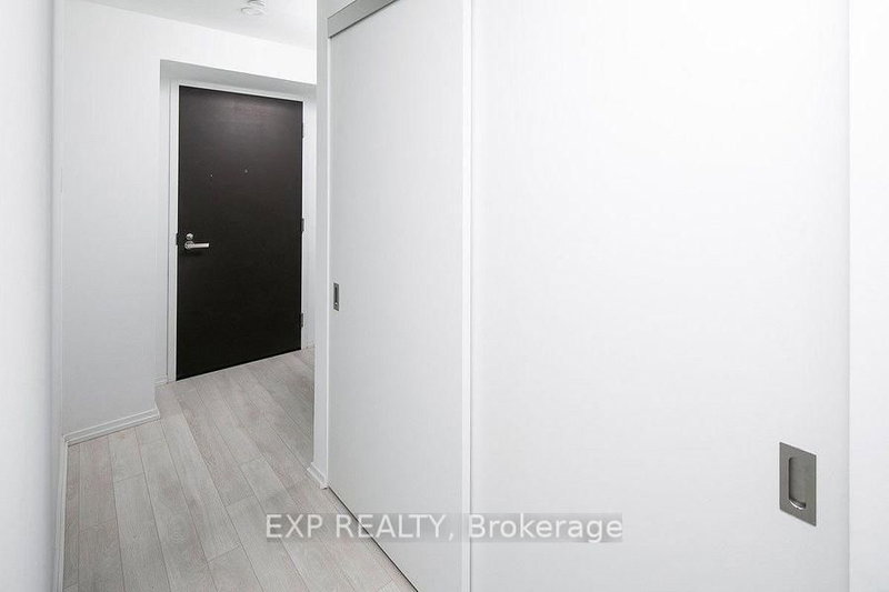 2205 - 197 Yonge St, Toronto, M5B 0C1 | Image 2