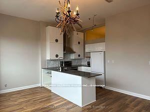 904 - 700 King Street W