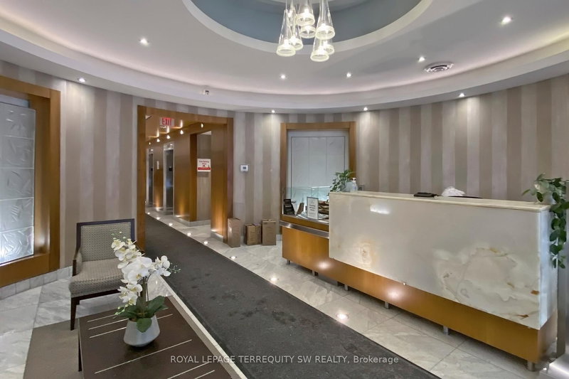 1612 - 85 Bloor St E, Toronto, M4W 3Y1 | Image 3