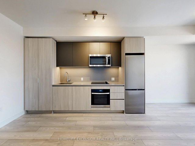 1702 - 5858 Yonge Street