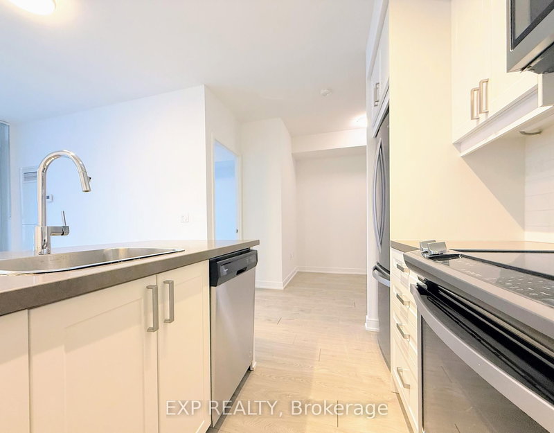 home for lease on 505-50 Wellesley Street E