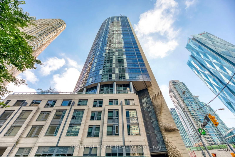 home for lease on 3401-1 The Esplanade Drive