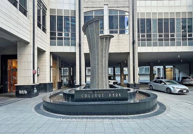 4212 - 763 Bay Street