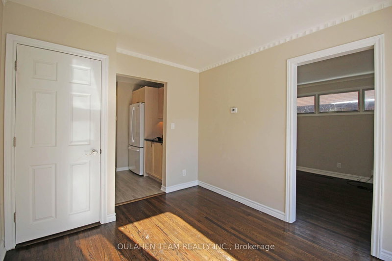 58 Avondale Ave, Toronto, M2N 2T9 | Image 3