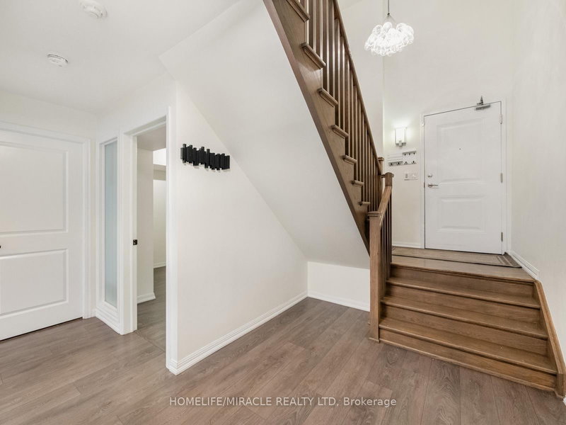 103 - 125 Western Battery Rd, Toronto, M6K 3R8 | Image 3