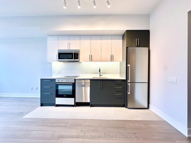 707 - 664 Spadina Avenue