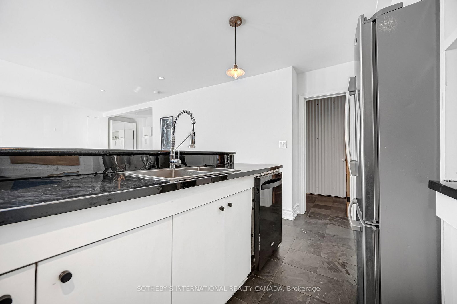 391 Ontario Street, Unit Ground - Photo 13
