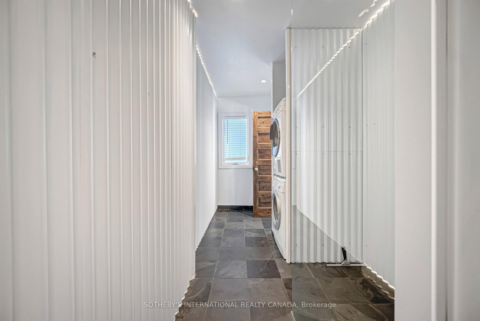 391 Ontario Street, Unit Ground - Photo 18