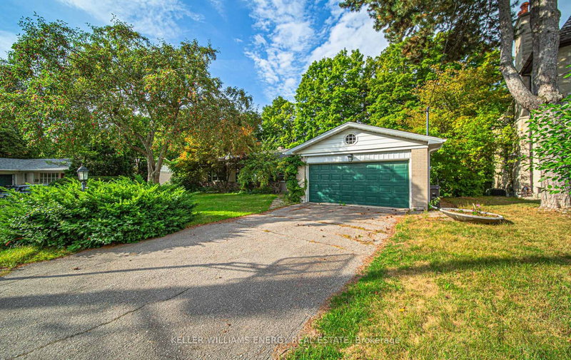 15 Artinger Crt, Toronto, M3B 1J9 | Image 2