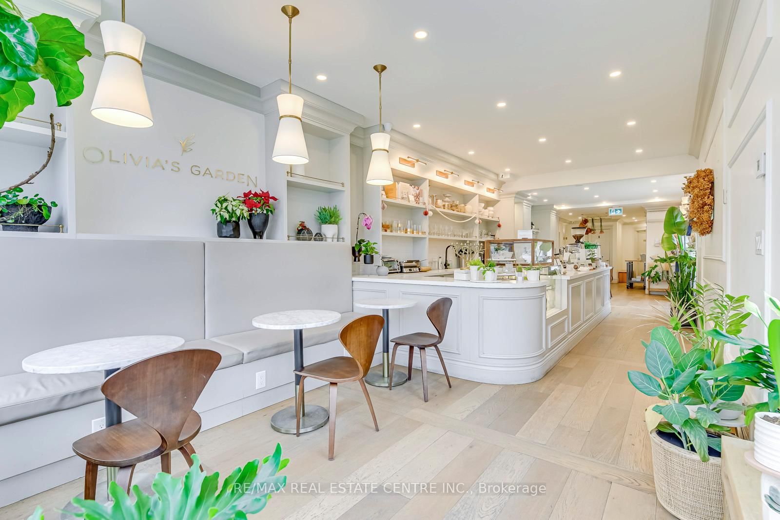 569 Crawford Street - Photo 2