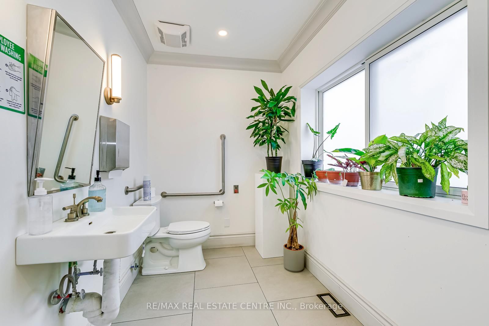 569 Crawford Street - Photo 4