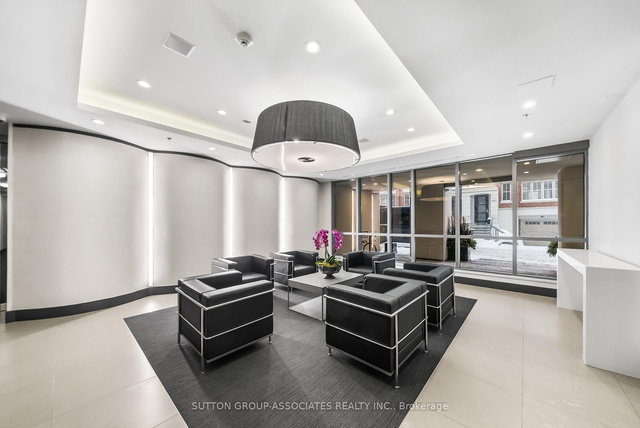 502 - 377 Madison Avenue