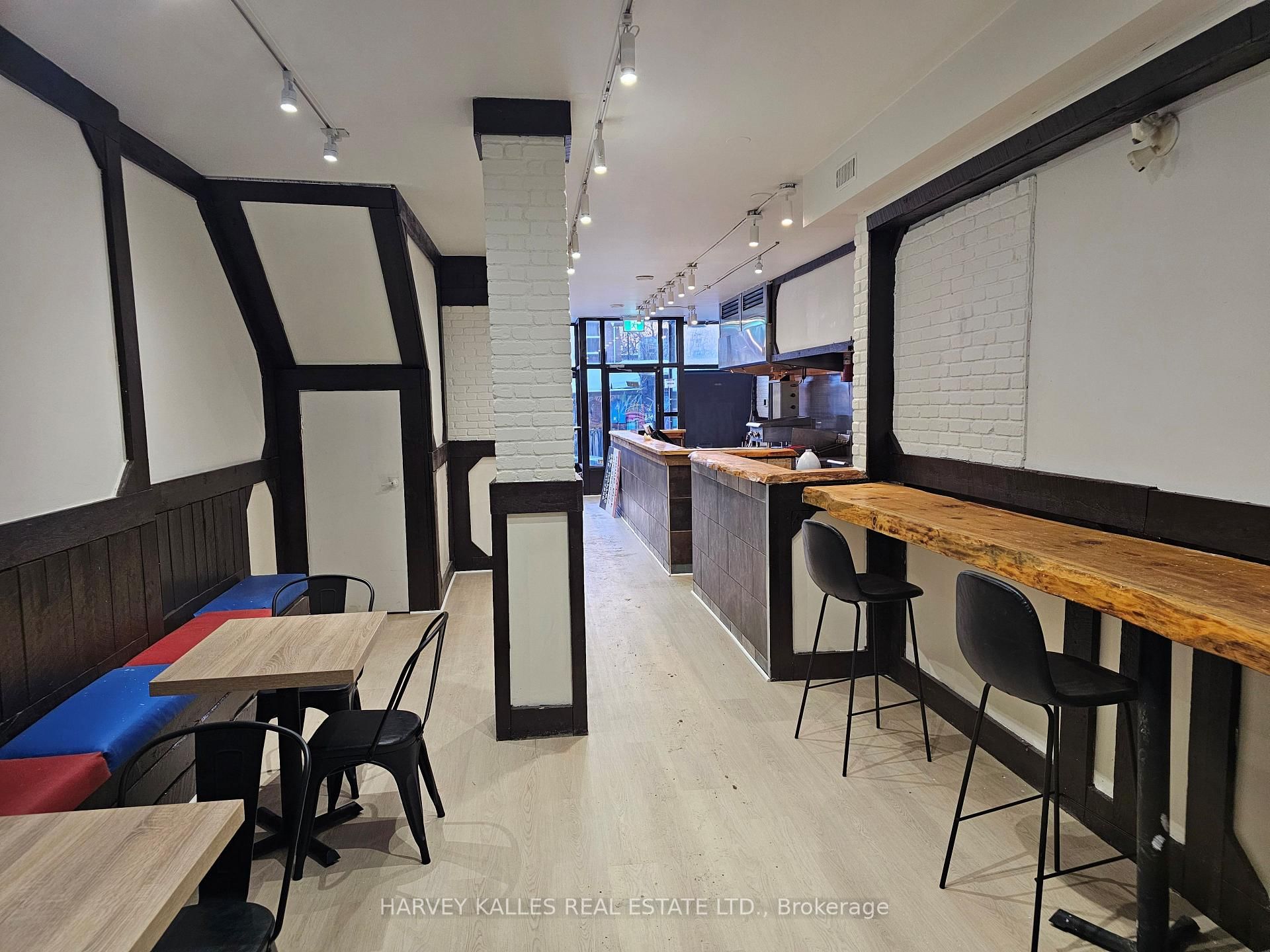 249 Augusta Avenue, Unit Main