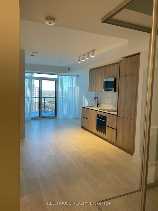 2007 - 117 Broadway Avenue