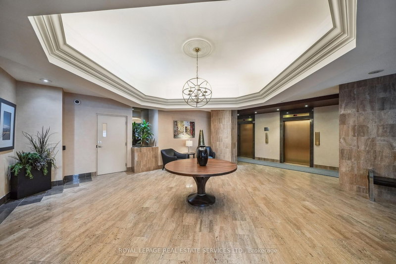 2001 - 75 Wynford Heights Cres, Toronto, M3C 3H9 | Image 2