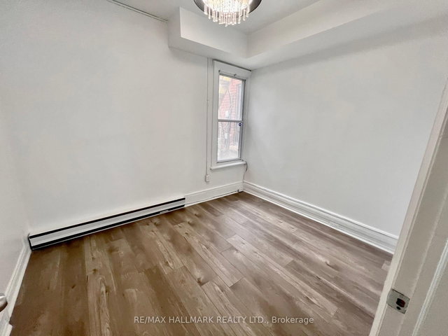 1 - 454 Bloor Street W