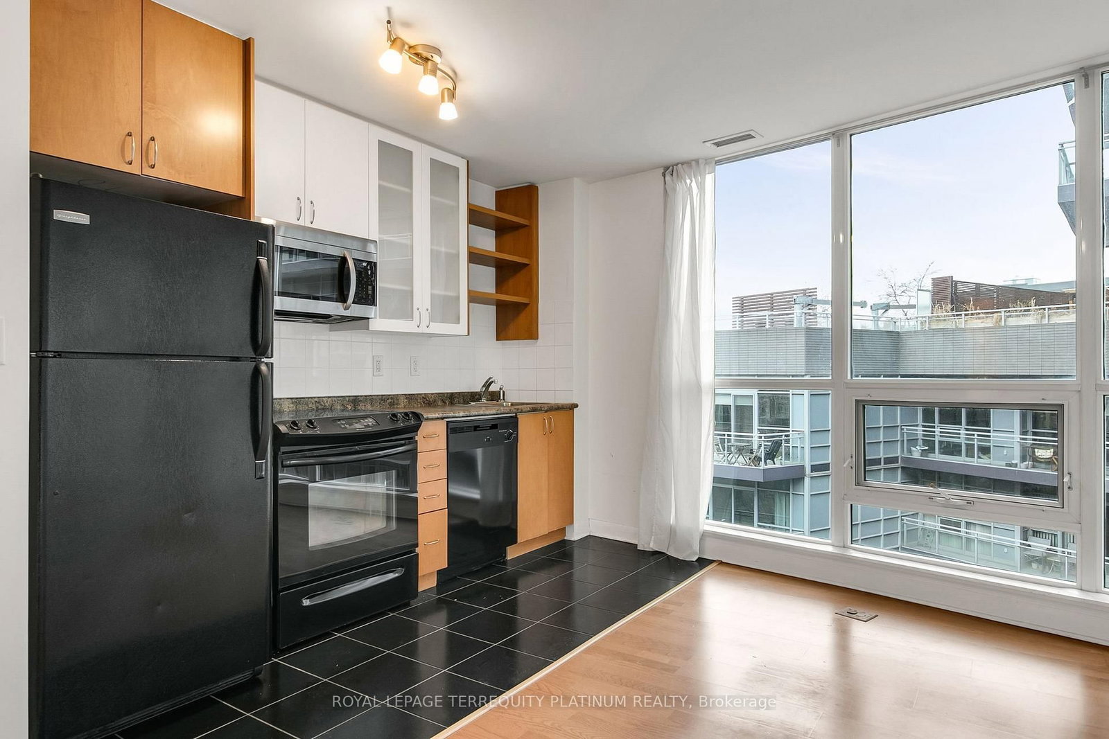 Condo for sale at 727-600 Fleet Street, Toronto, Ontario, M5V 1B7 - Niagara - MLS: C12766992