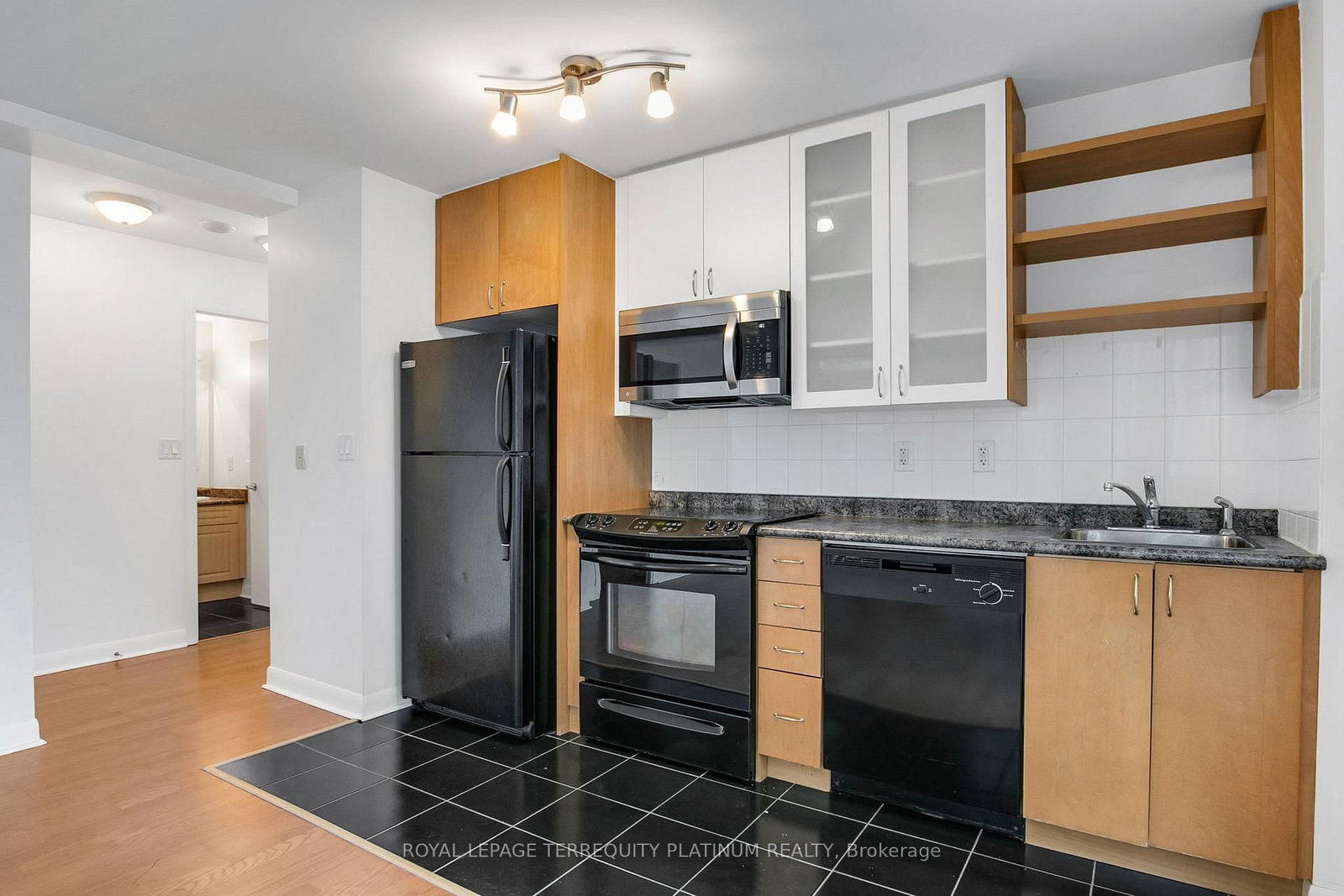 Condo for sale at 727-600 Fleet Street, Toronto, Ontario, M5V 1B7 - Niagara - MLS: C12766992