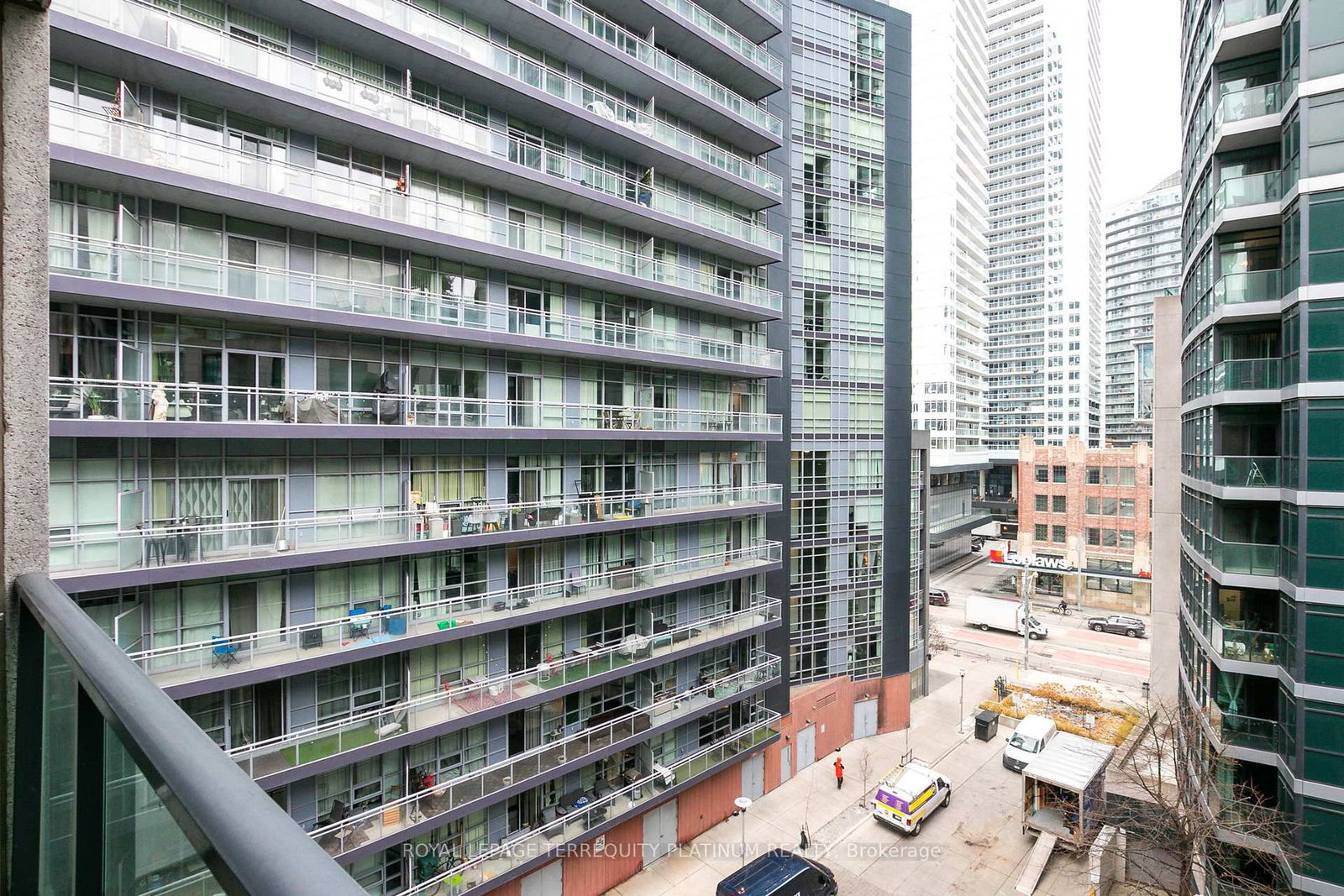 Condo for sale at 727-600 Fleet Street, Toronto, Ontario, M5V 1B7 - Niagara - MLS: C12766992