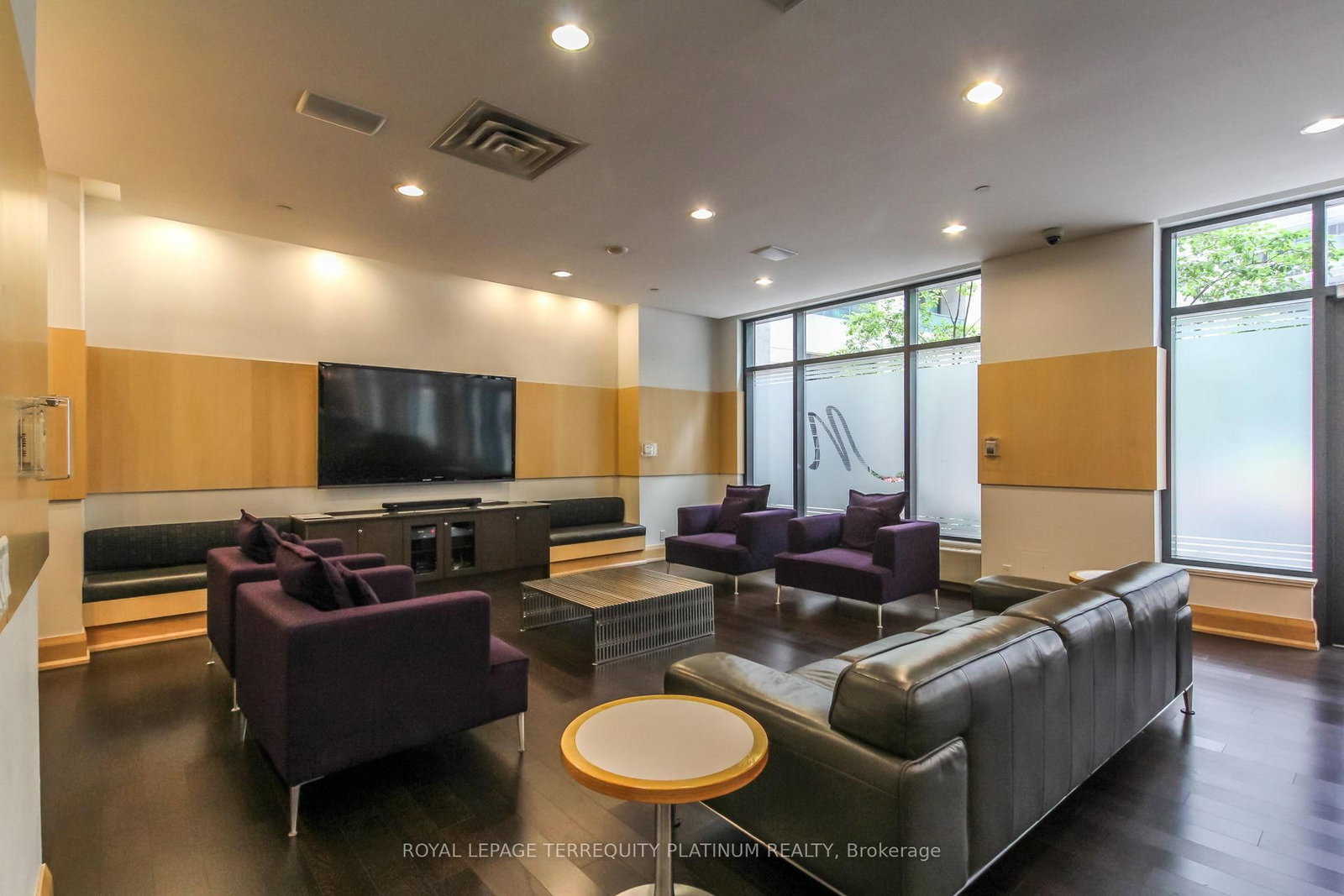 Condo for sale at 727-600 Fleet Street, Toronto, Ontario, M5V 1B7 - Niagara - MLS: C12766992