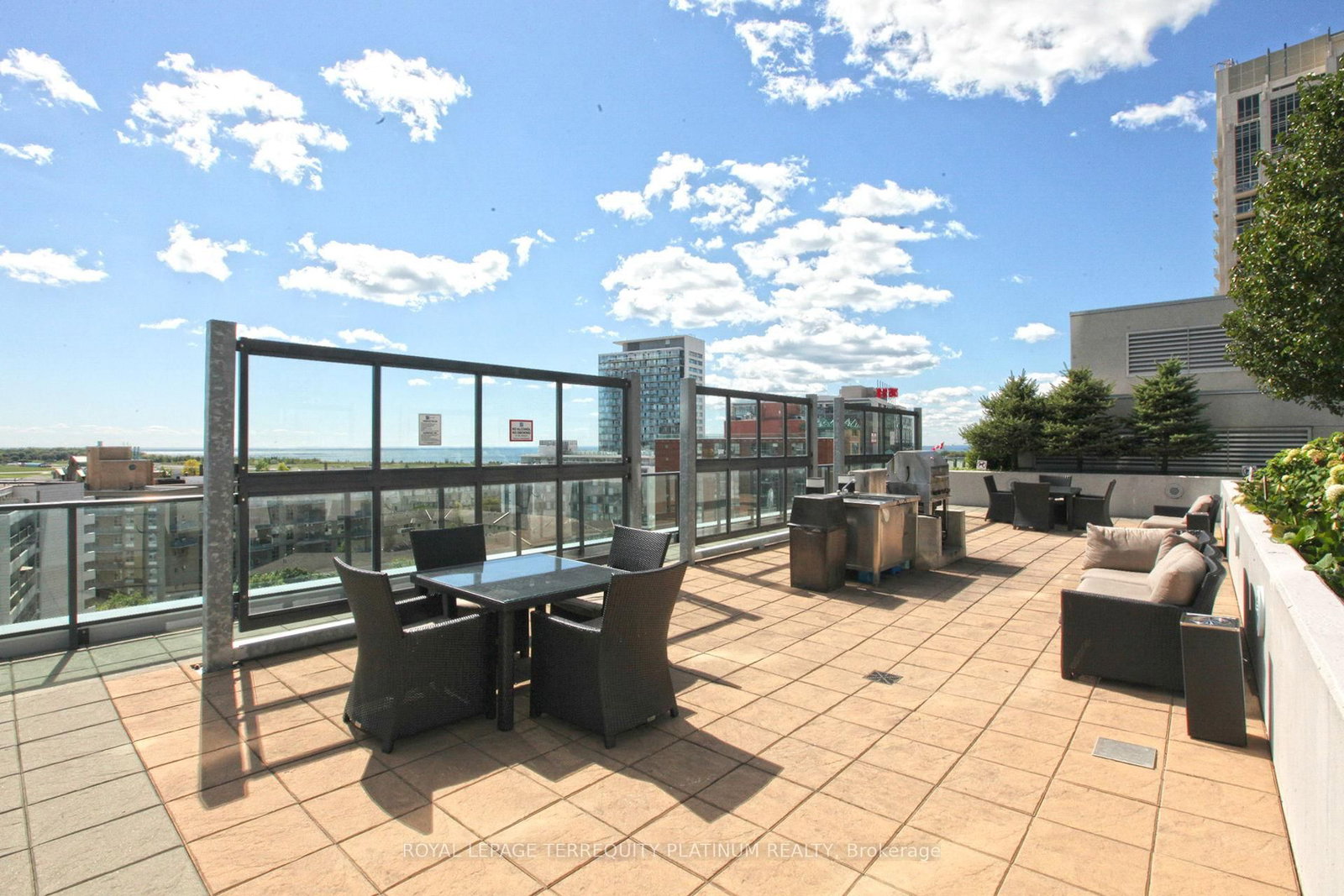 Condo for sale at 727-600 Fleet Street, Toronto, Ontario, M5V 1B7 - Niagara - MLS: C12766992