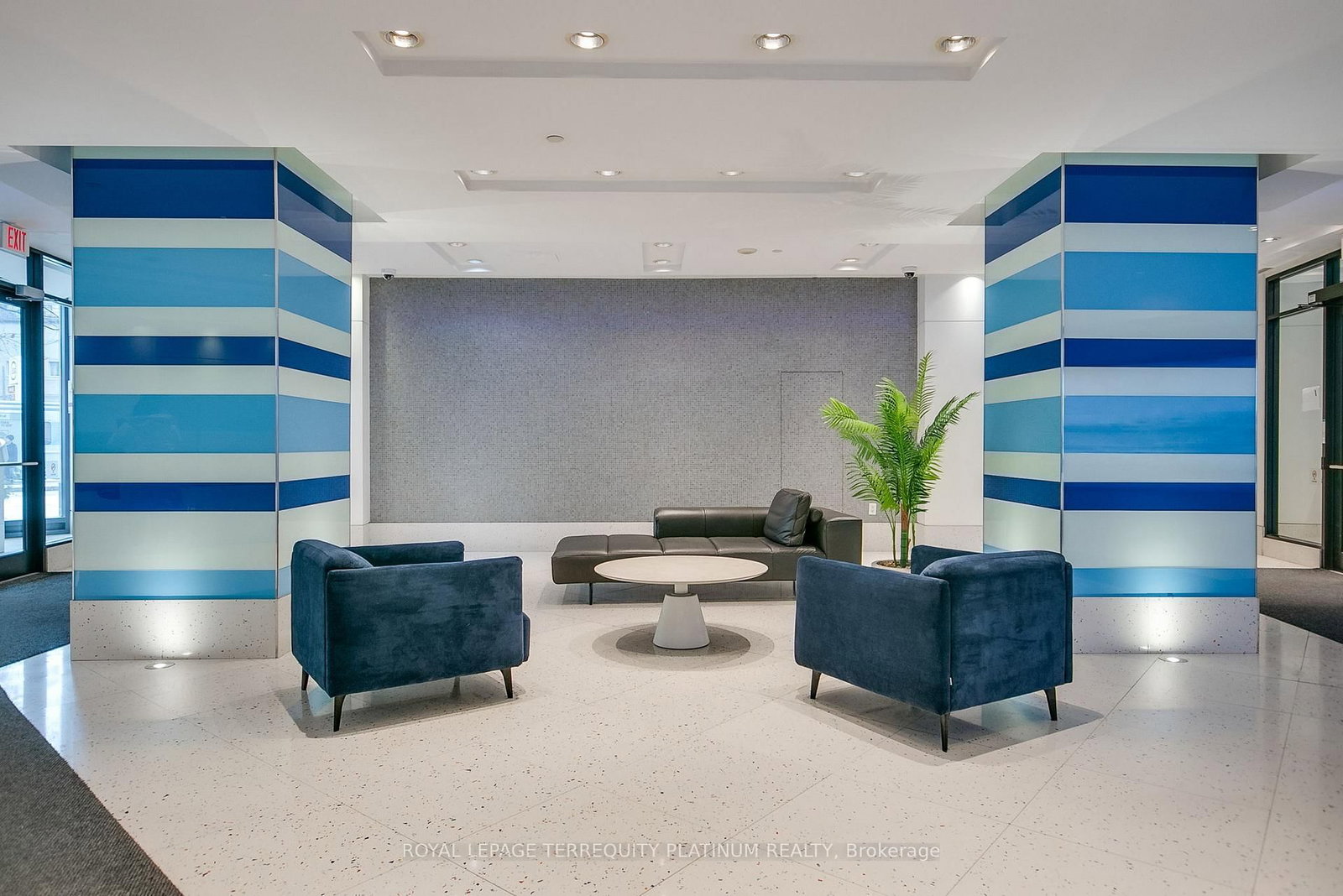 Condo for sale at 727-600 Fleet Street, Toronto, Ontario, M5V 1B7 - Niagara - MLS: C12766992