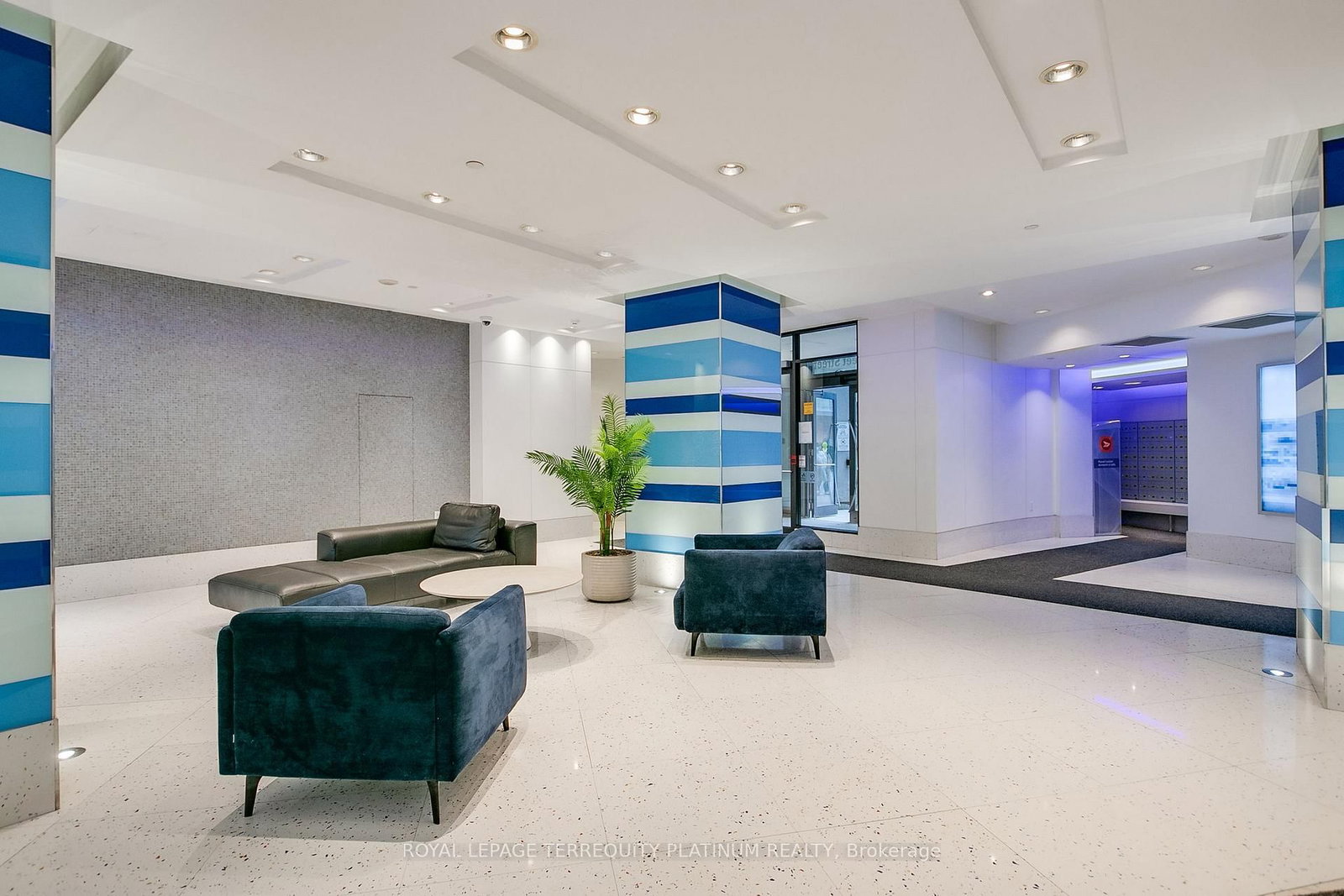 Condo for sale at 727-600 Fleet Street, Toronto, Ontario, M5V 1B7 - Niagara - MLS: C12766992