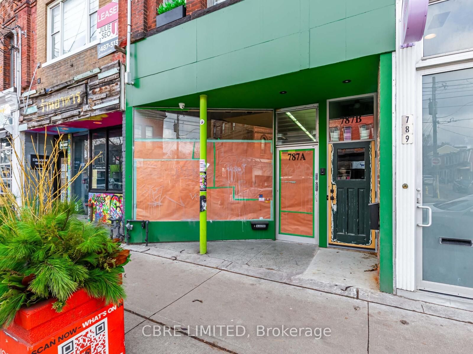 787 Queen Street W - Photo 2