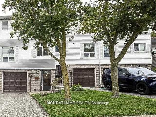 34 - 38 Edgar Woods Rd, Toronto, M2H 2Y7 | Image 2