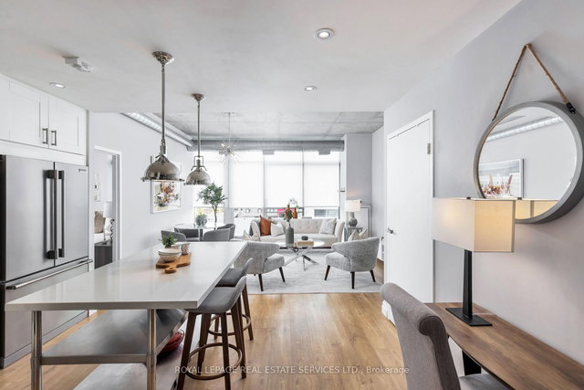 520 - 388 Richmond Street W