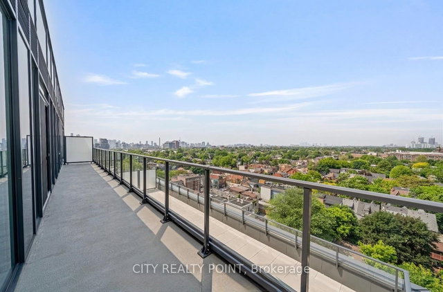 1101 - 664 Spadina Avenue