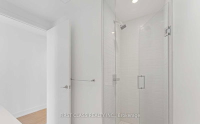 5702-7 Grenville Street, Toronto, Ontario image-0-4