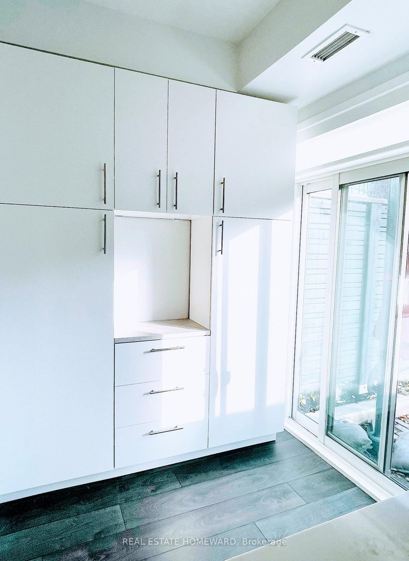 17 St. Bartholomew St, Toronto, M5A 0A3 | Image 3