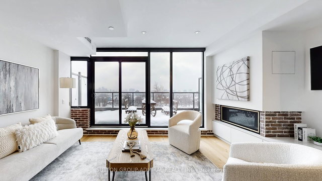 PH 617 - 899 College Street