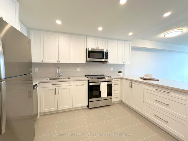 606 - 17 Brookbanks Drive