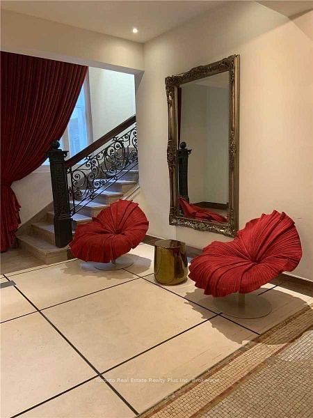 1314 - 197 Yonge St, Toronto, M5B 1M4 | Image 2