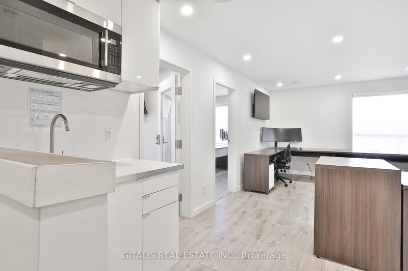 A - 75 Jonesville Cres, Toronto, M4A 1H2 | Image 2