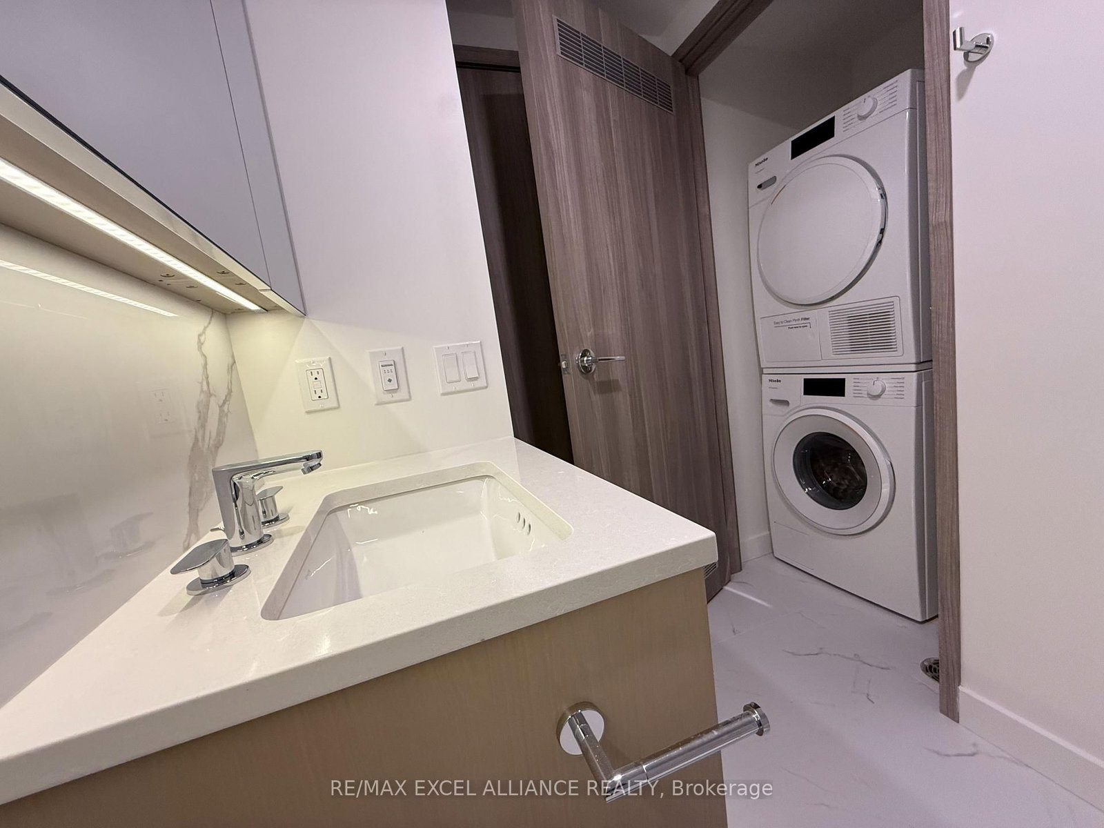 3 Concord Cityplace Way, Unit 1907 - Photo 7